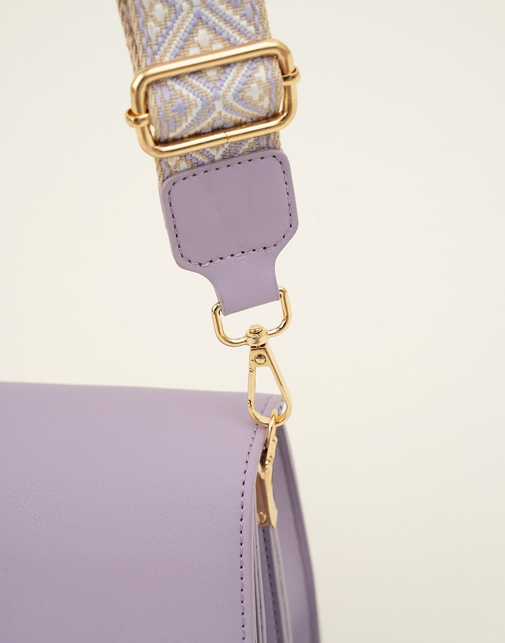 schoudertas met croco en luxe bagstrap lila