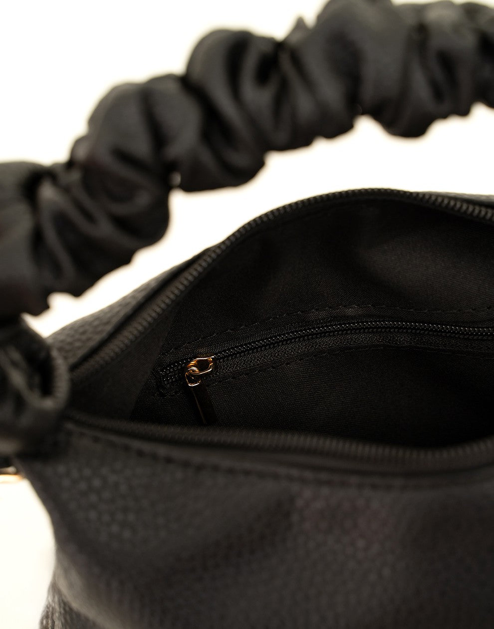 Trendy hand of crossbody tasje zwart