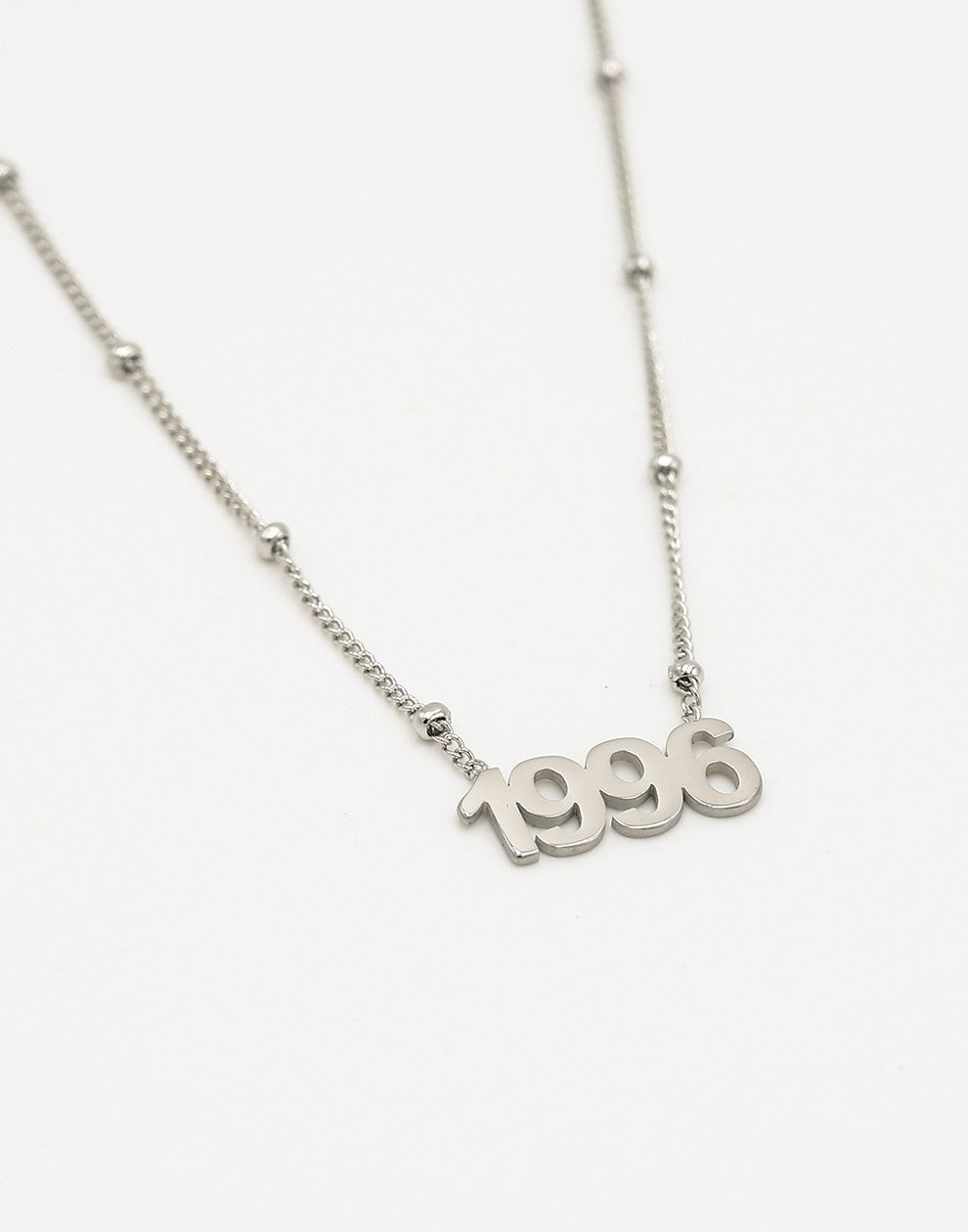 Ketting jaartal 1996 zilverkleurig