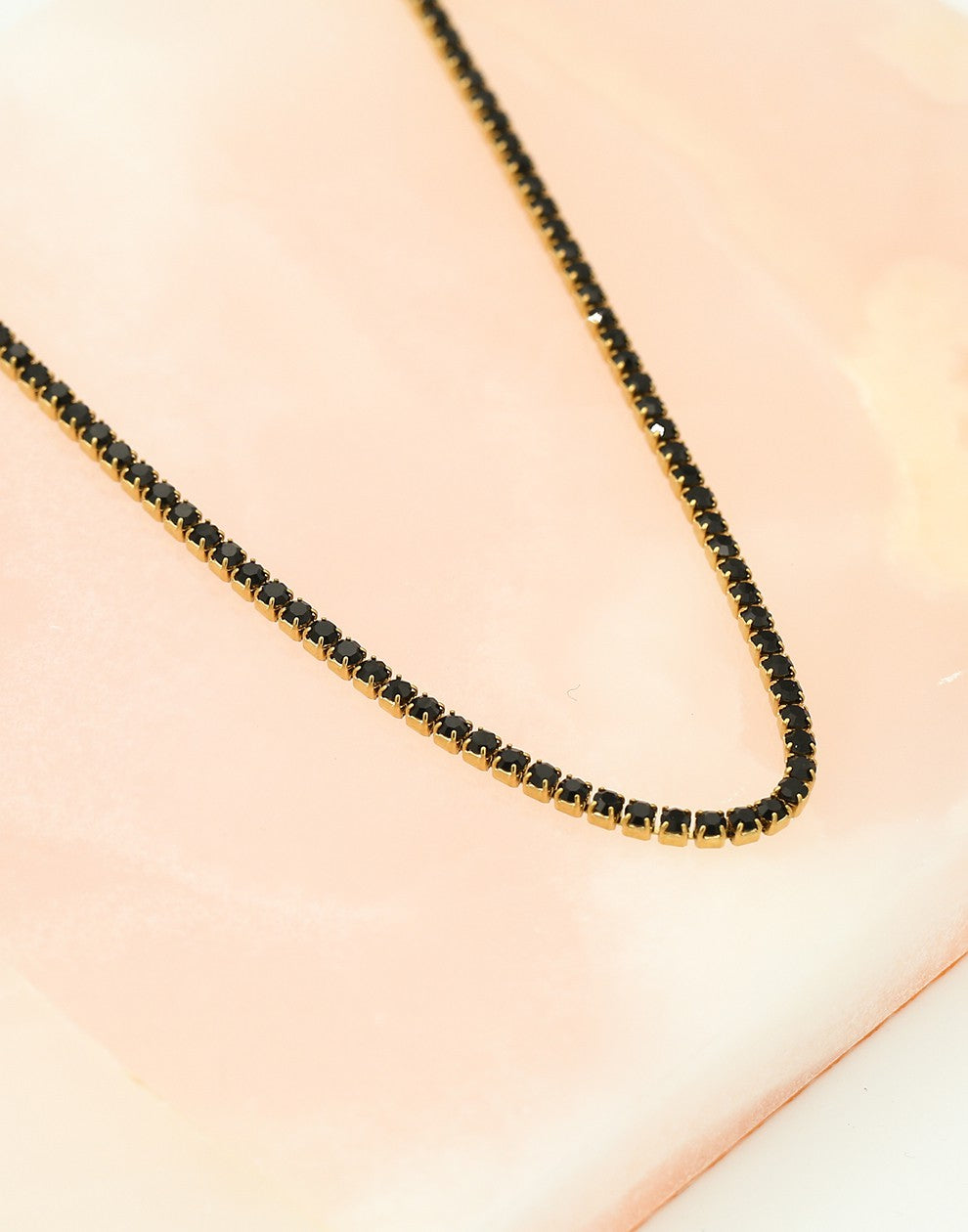 Tennis ketting zwarte stenen