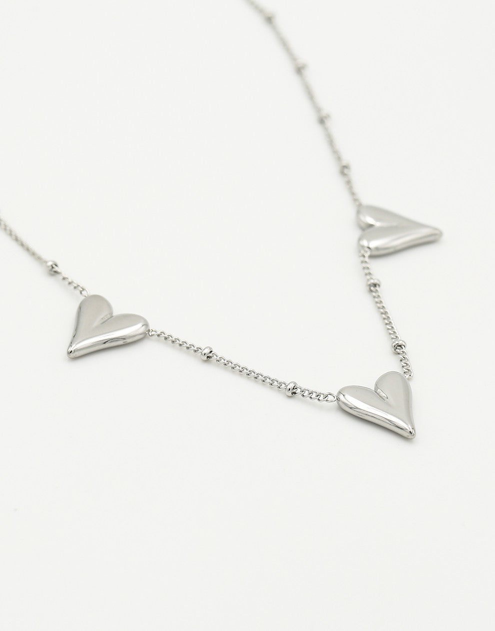 ketting drie vintage hartjes zilverkleurig