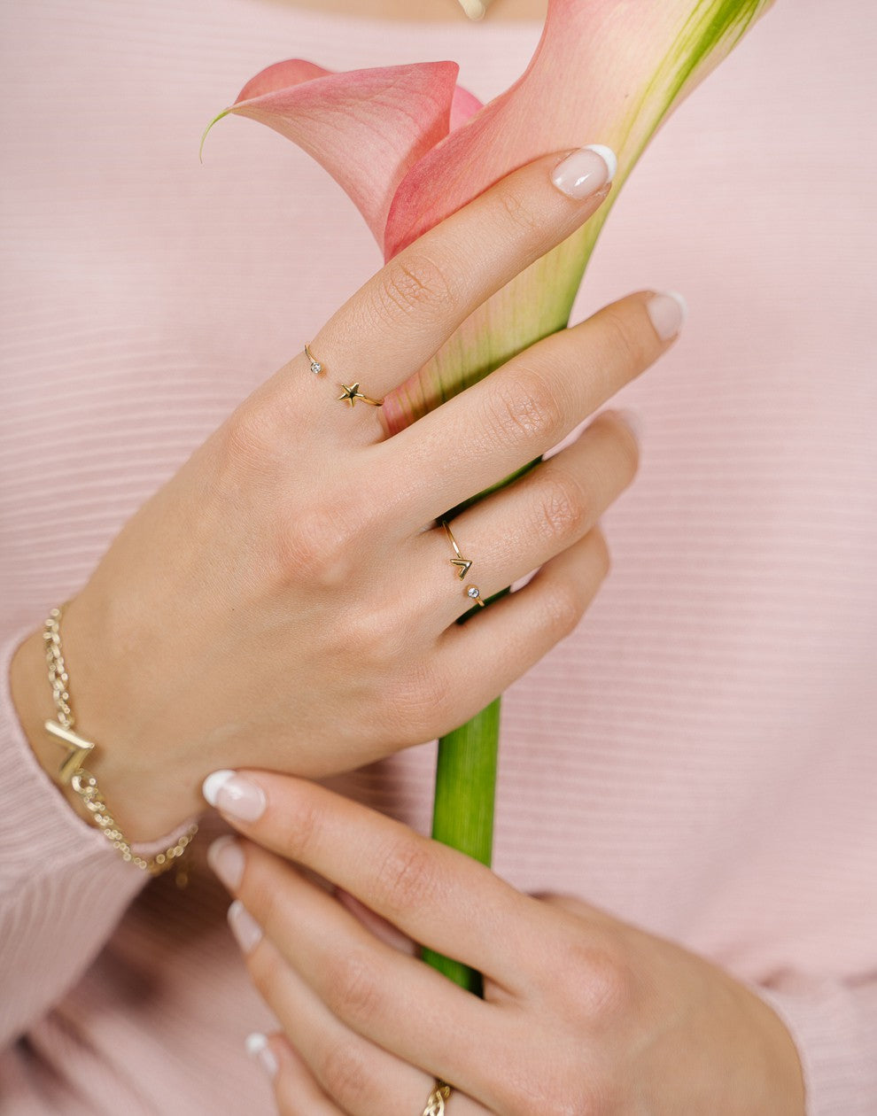Ring sterretje met steen goudkleurig