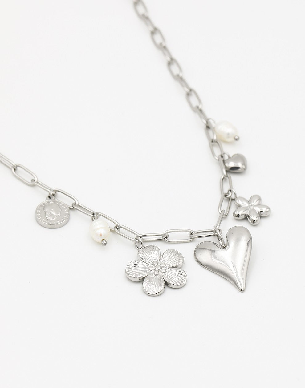 Bedelketting flower love zilverkleurig