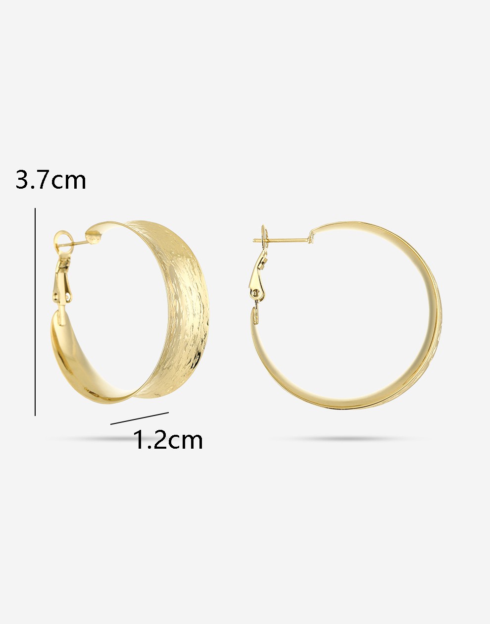 gebogen vintage hoop oorbellen met patroon goudkleurig