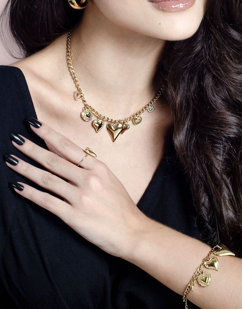 Bedelketting love goudkleurig