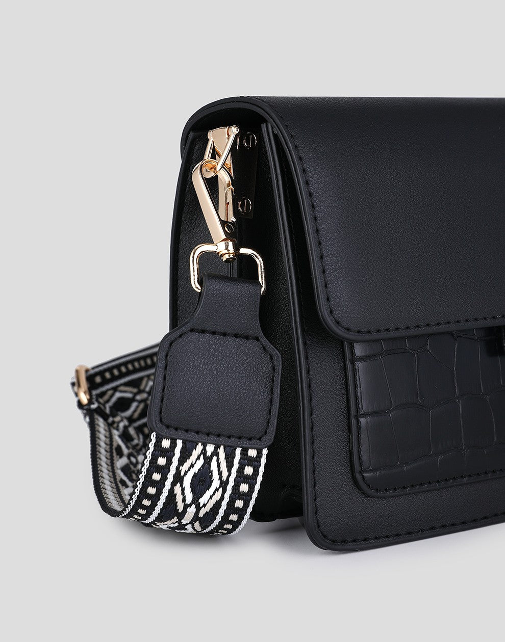 Schoudertas zwart croco met luxe band