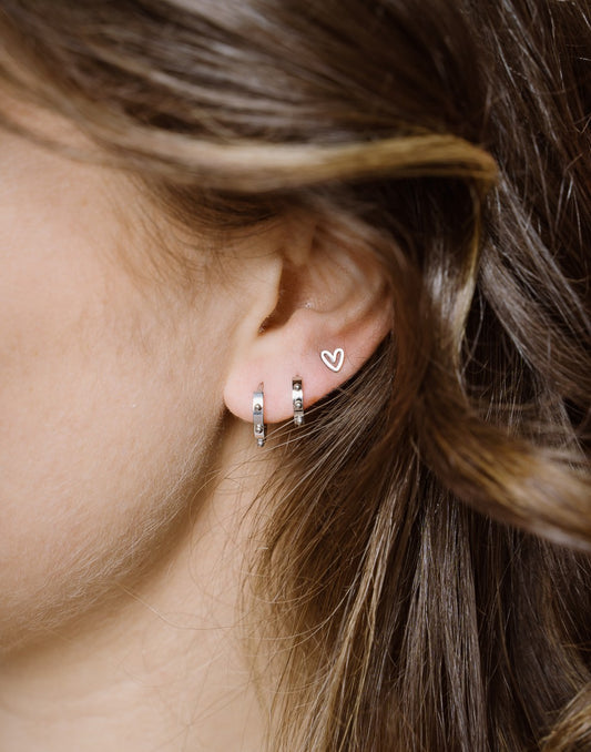 Oorsteker speels hartje zilverkleurig