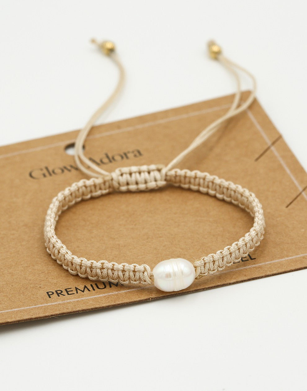 Bracelet with pearl in beige