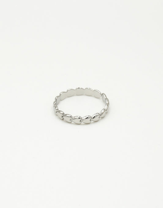 Ring zilverkleurig hartjes fijn