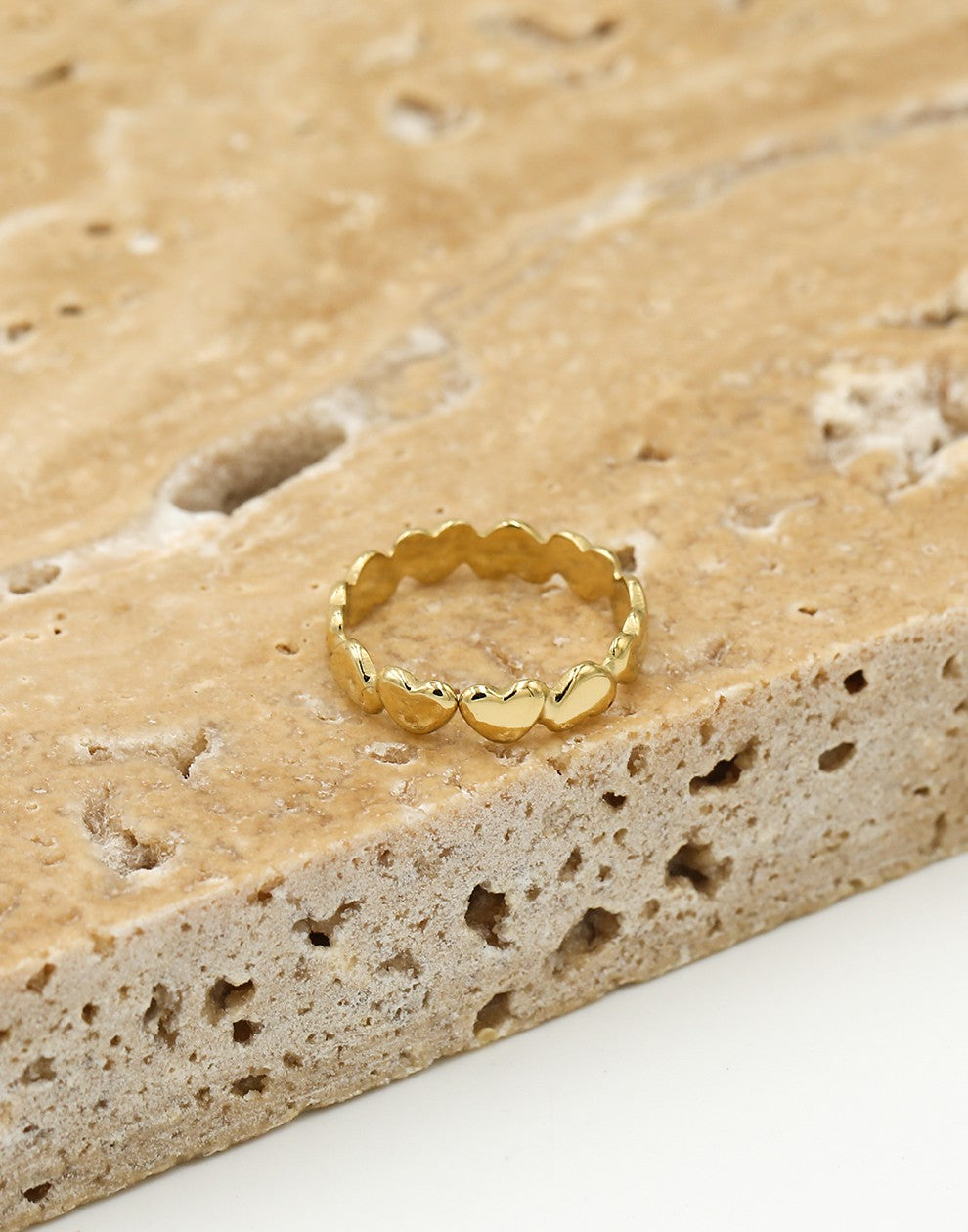 Ring goudkleurig hartjes