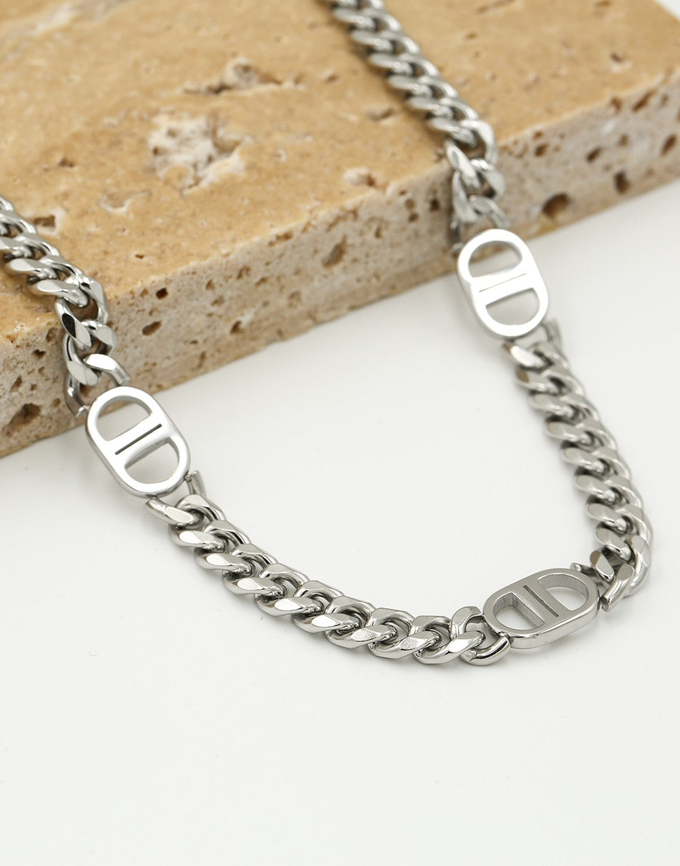 Schakelketting symbool DD zilverkleurig