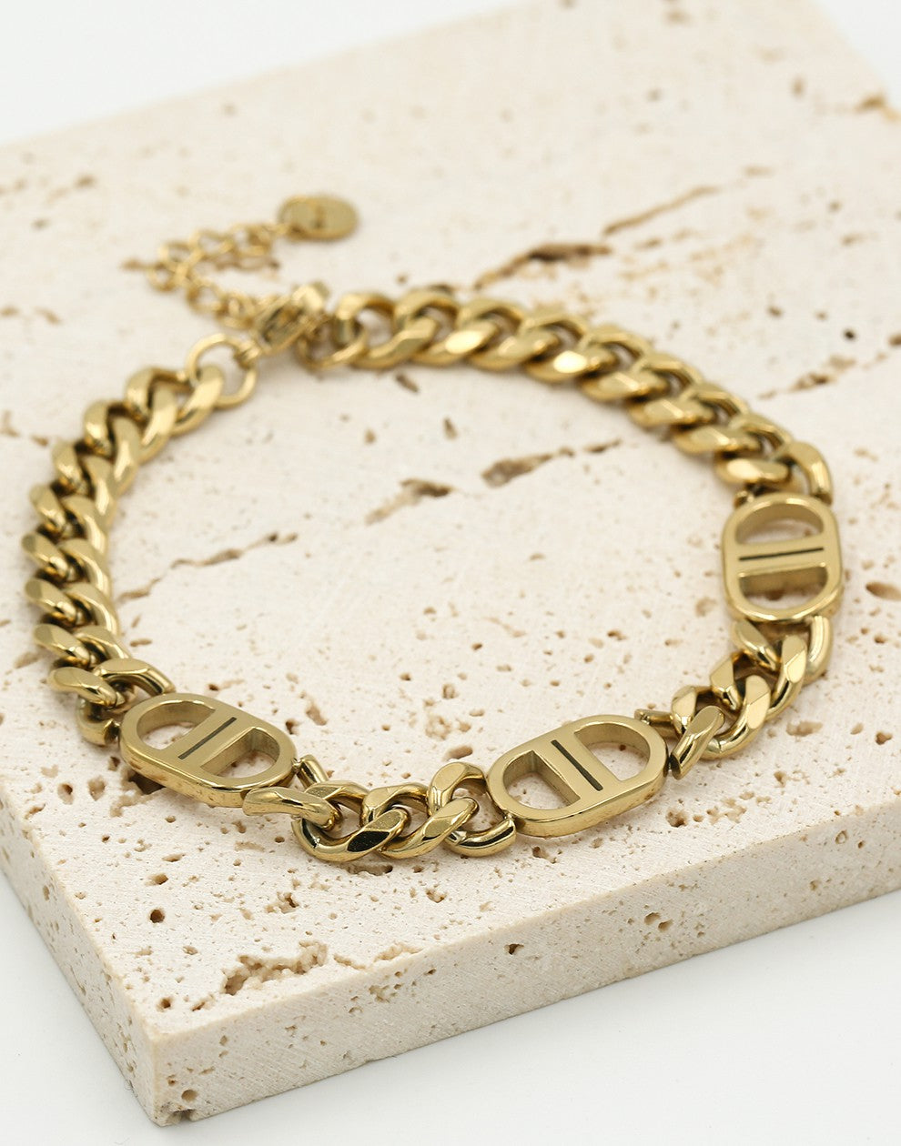 Schakelarmband symbool DD goudkleurig