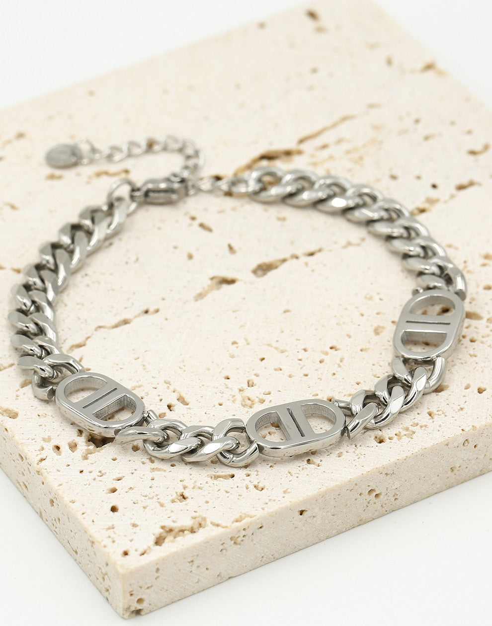 Schakelarmband symbool DD zilverkleurig