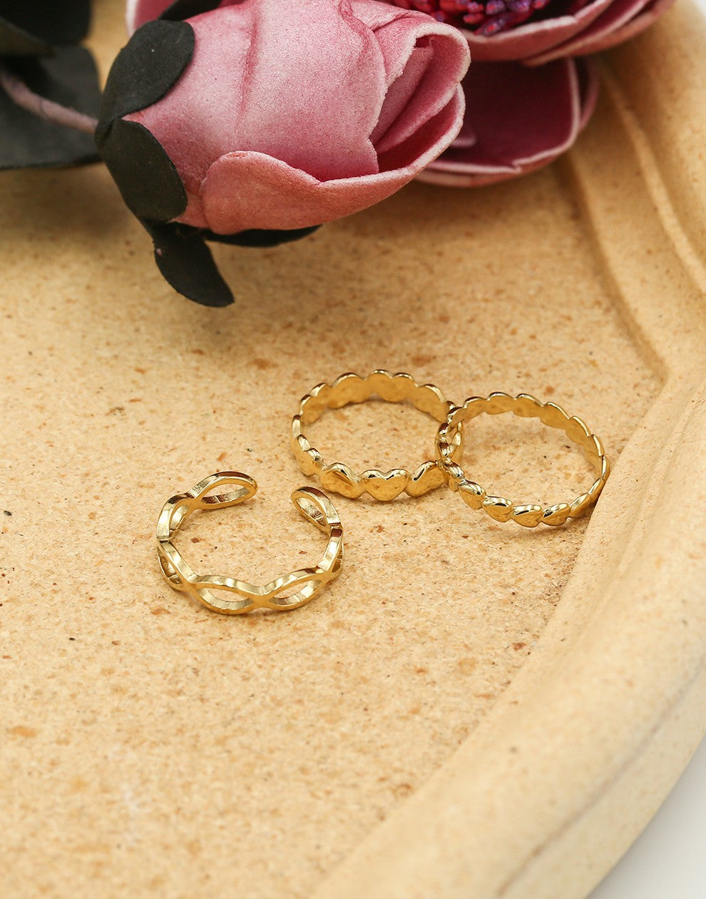 Ring goudkleurig hartjes fijn