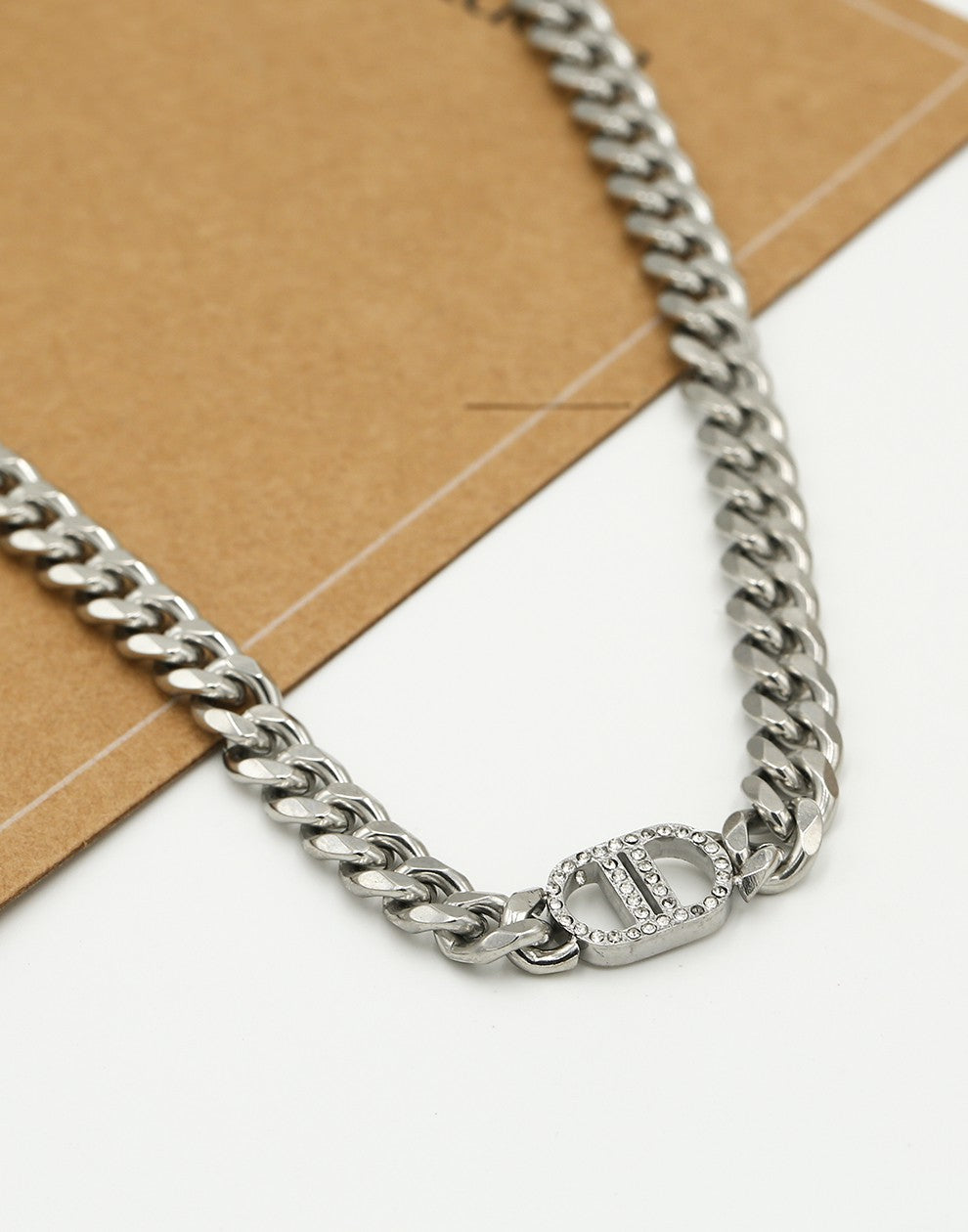 Ketting DD met strass zilverkleurig