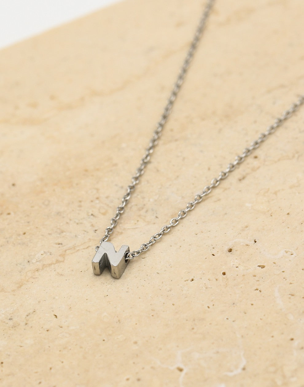 Initialen ketting letter N zilverkleurig