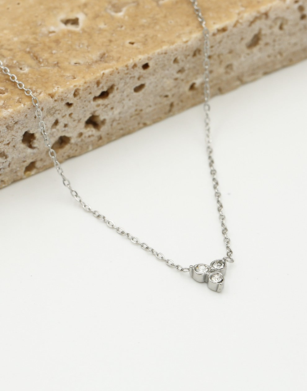 Ketting steentjes driehoek zilverkleurig