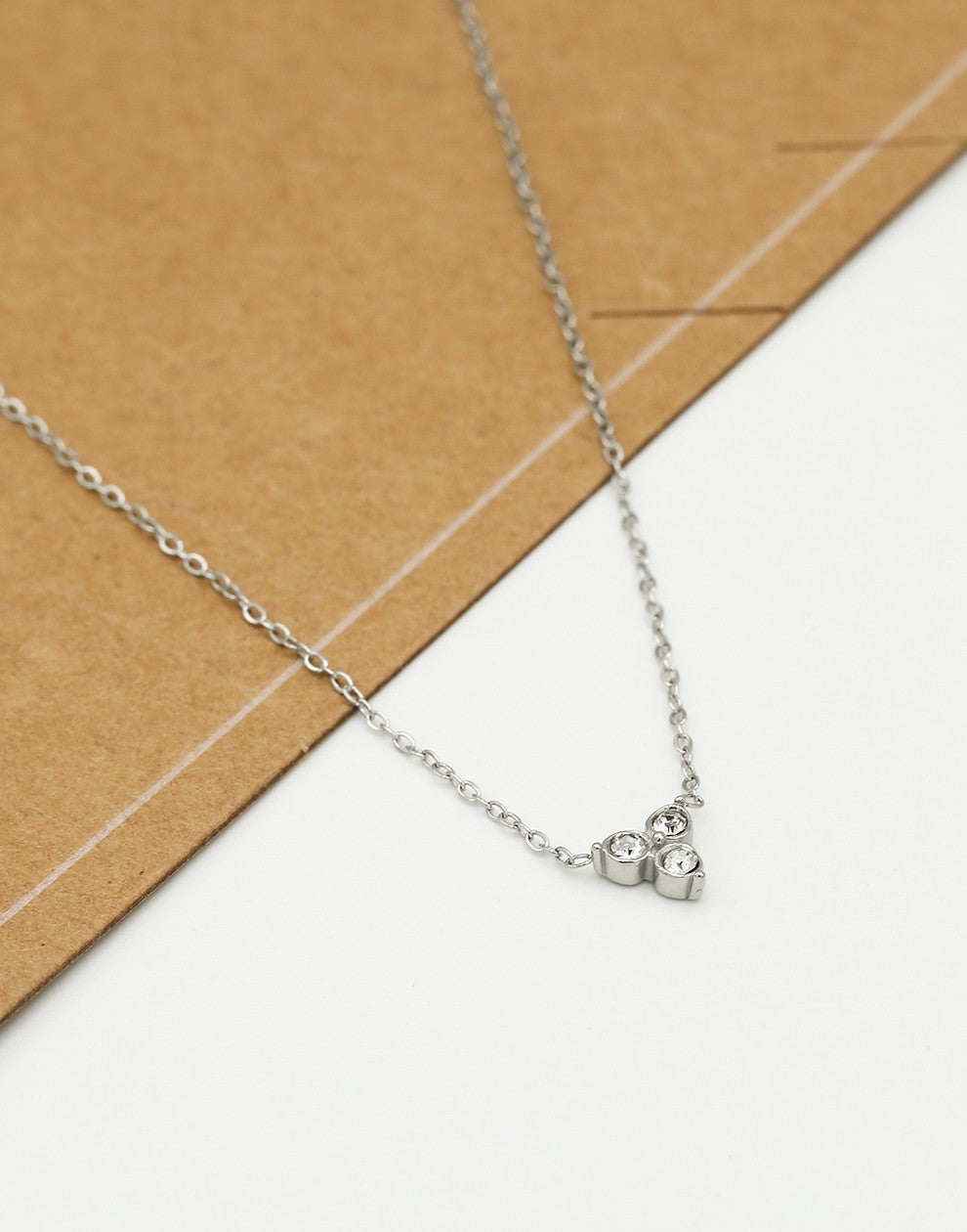 Ketting steentjes driehoek zilverkleurig