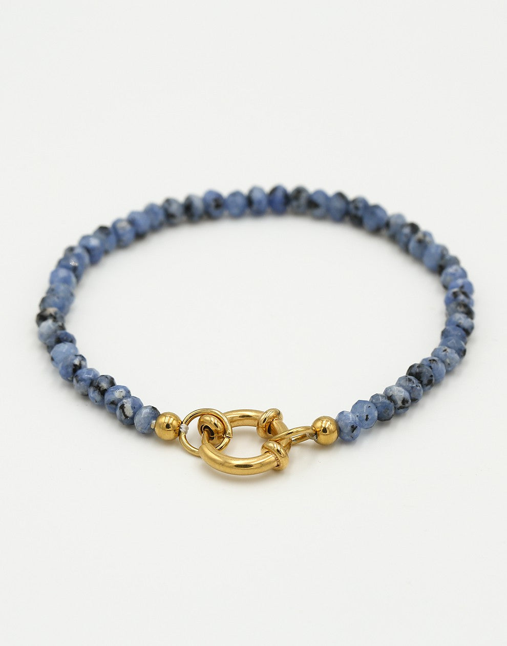 Kralenarmband met slotje blauw