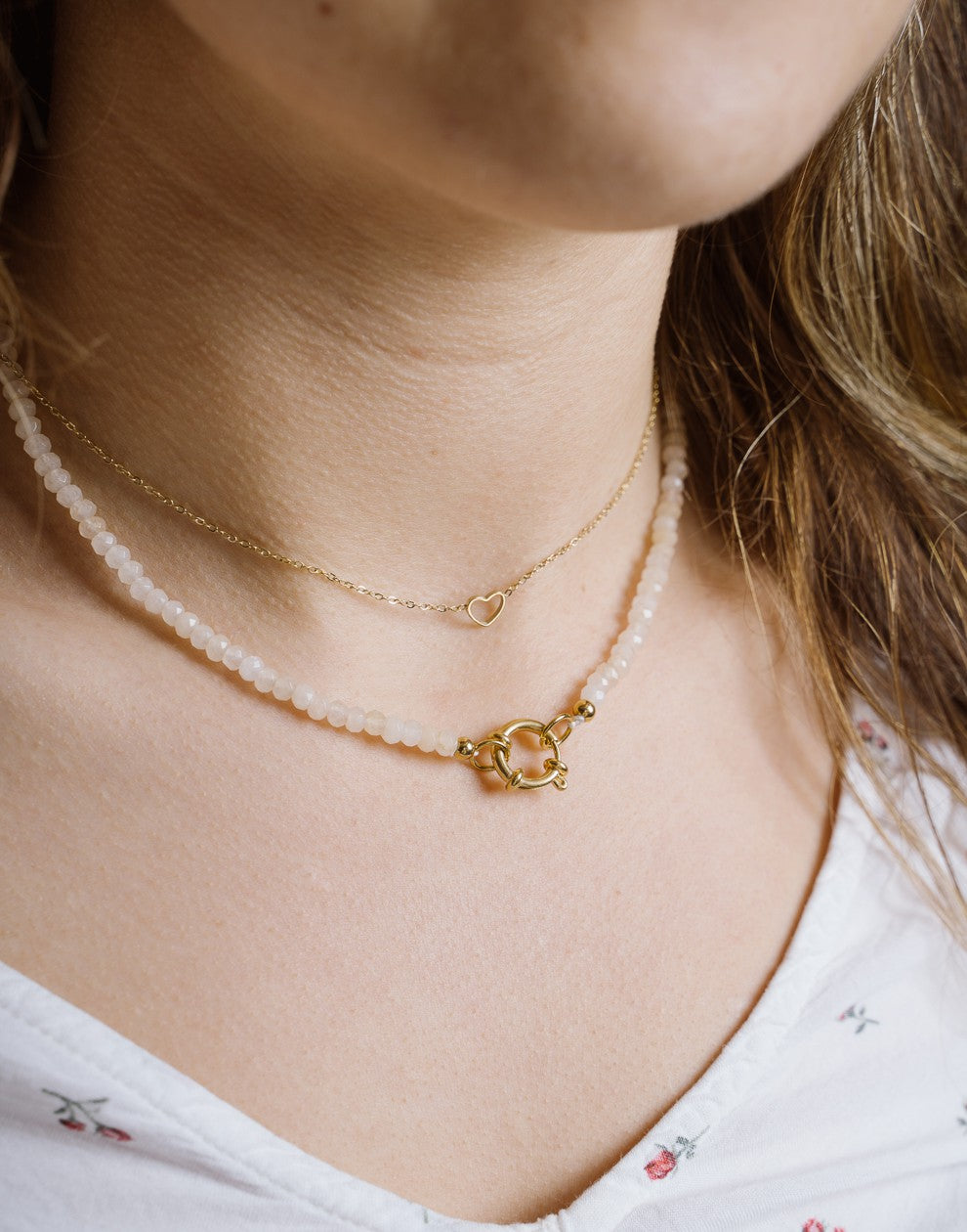 Kralenketting met slotje beige