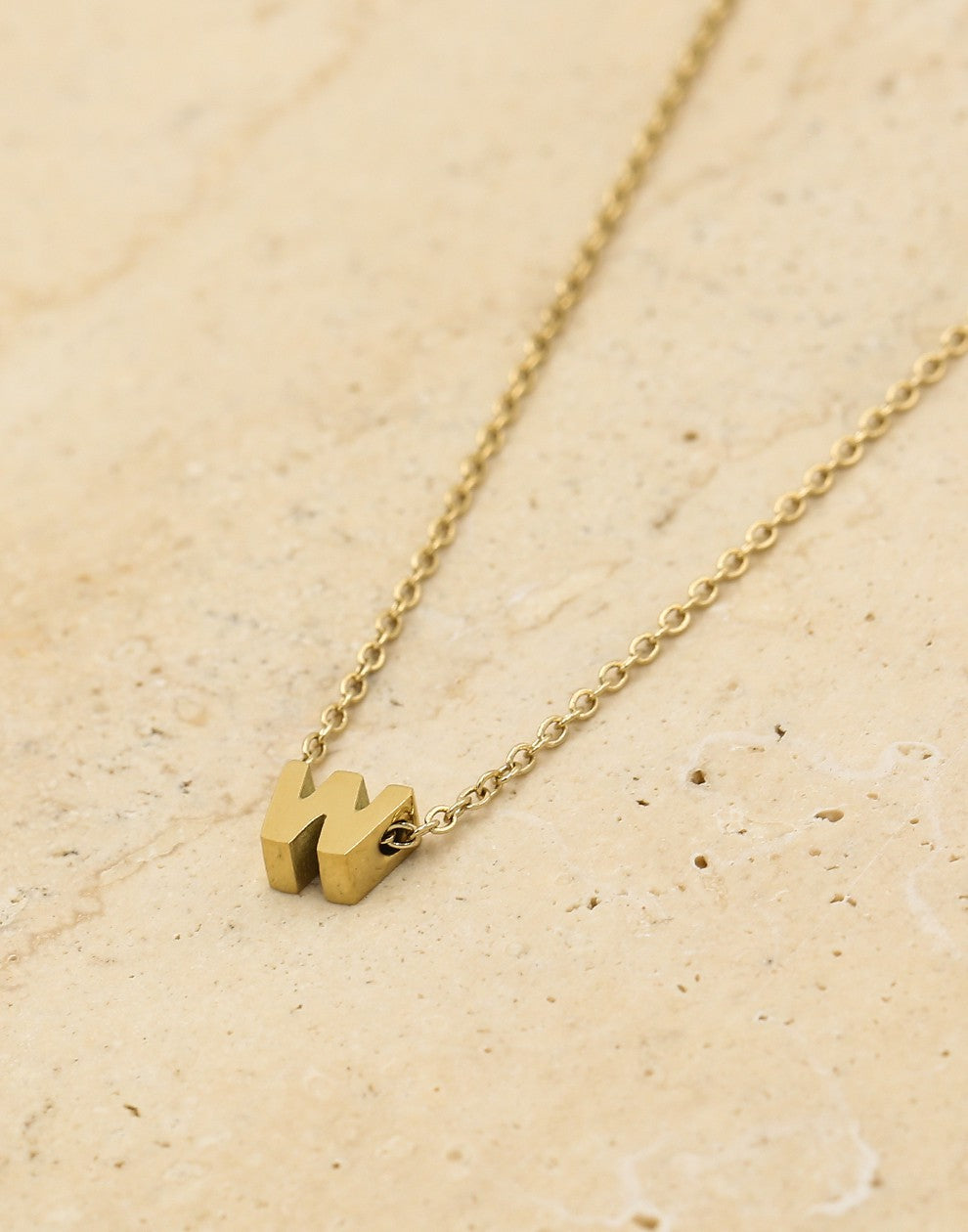Initialen ketting letter W goudkleurig