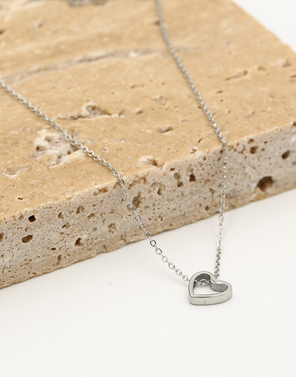 Ketting hartje schuin zilverkleurig