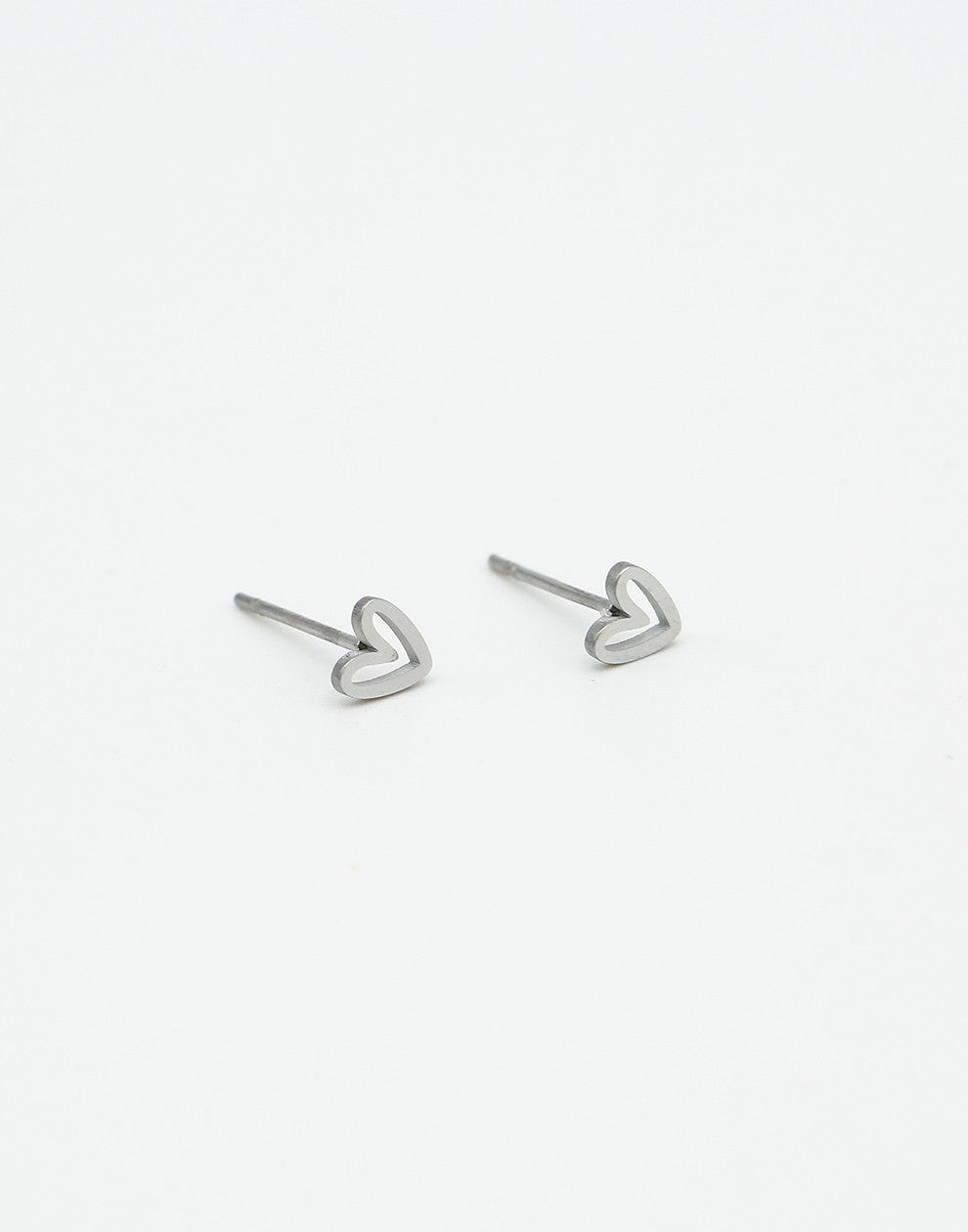 Oorsteker speels hartje zilverkleurig