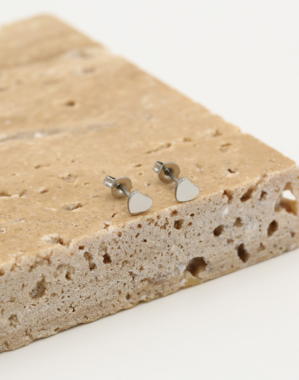 studs hartje plat zilverkleurig