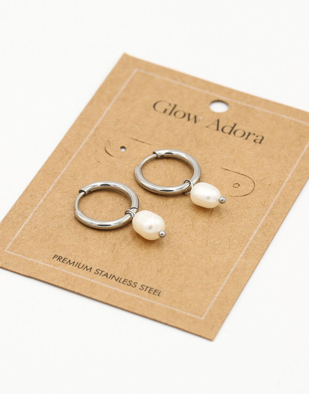 Earrings with pearl silver-colored