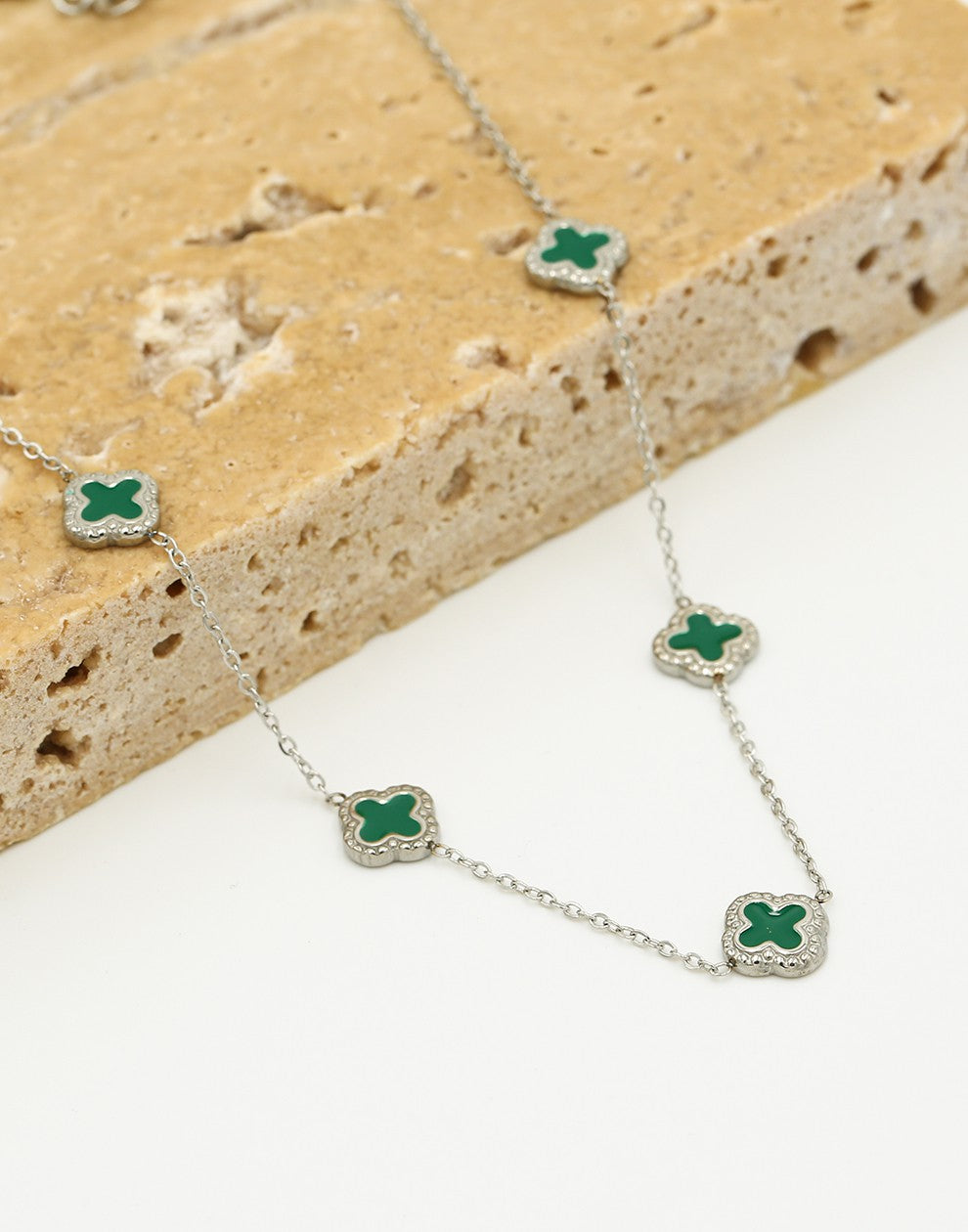 Ketting klavers groen zilverkleurig