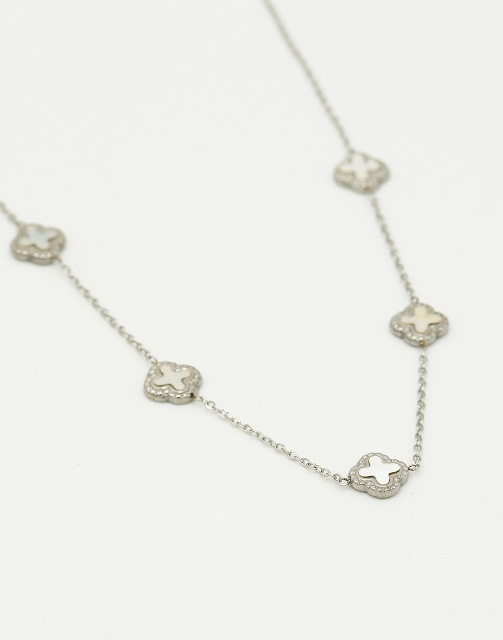 Ketting klavers wit zilverkleurig