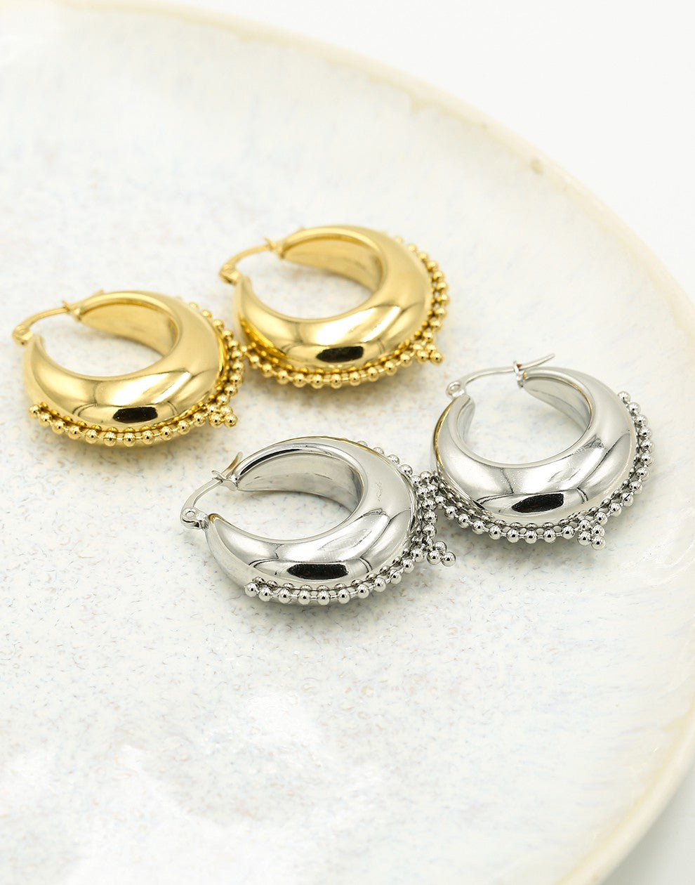 Bali hoops bolletjes goudkleurig