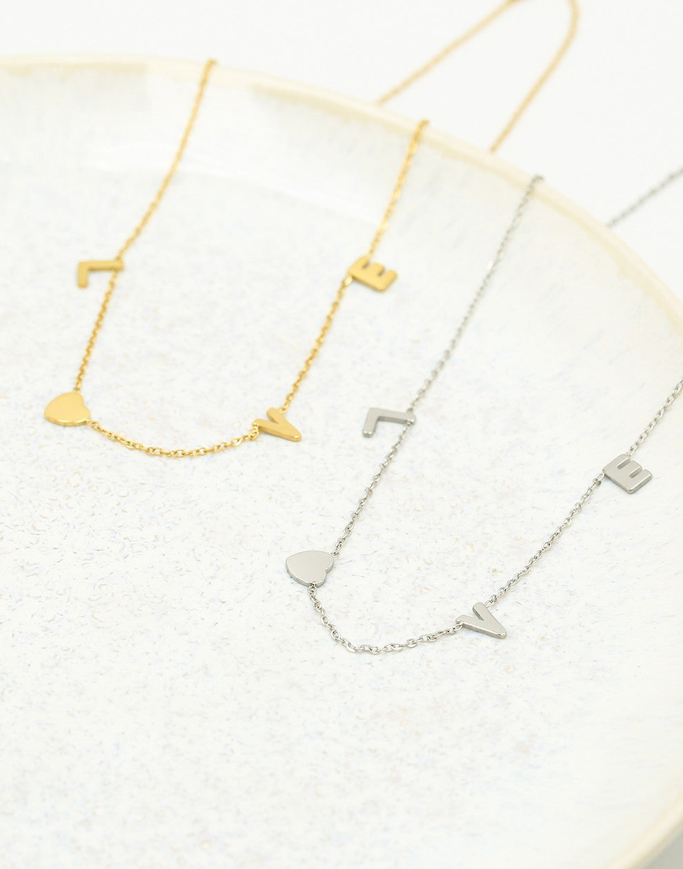 Ketting love goudkleurig