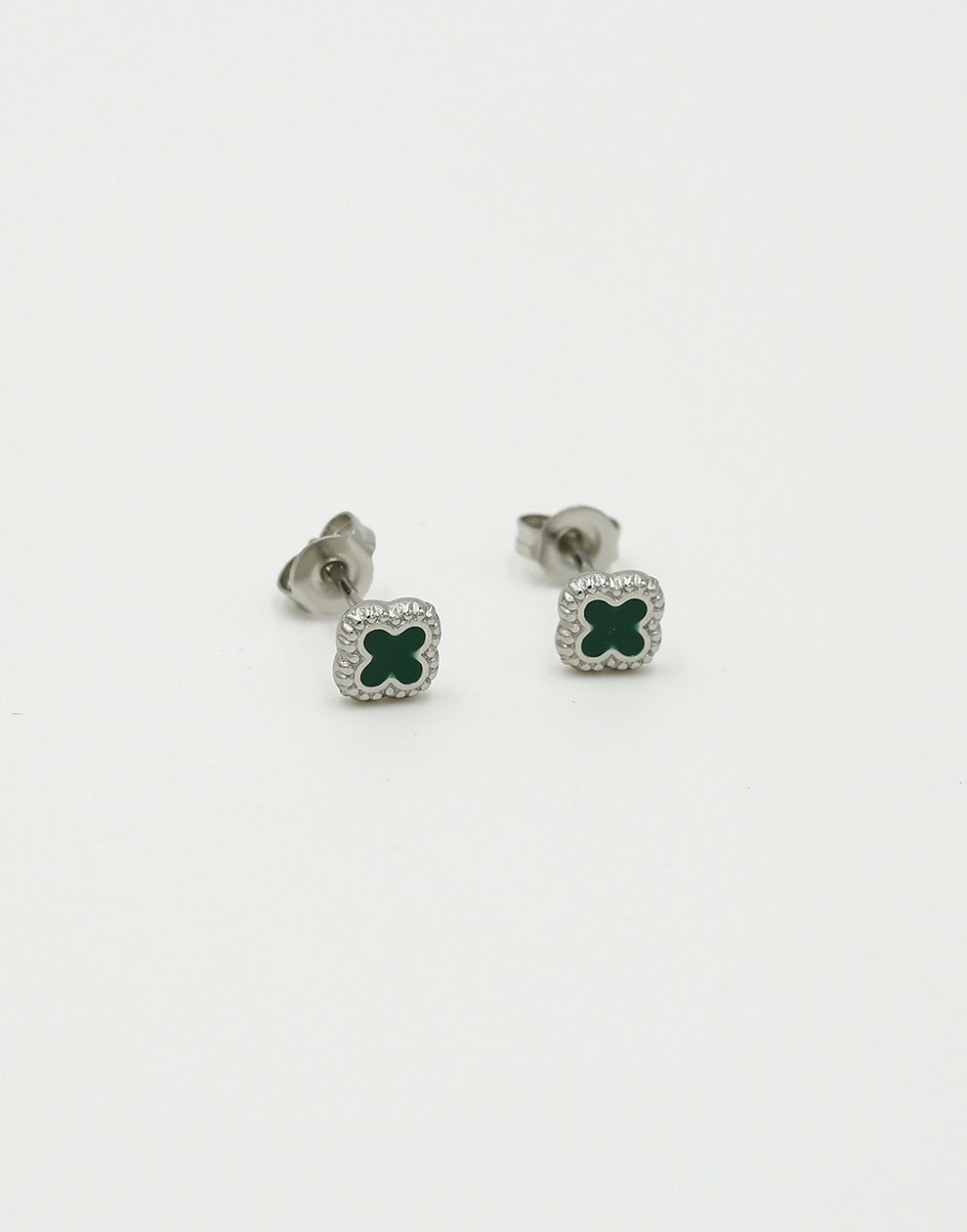 Studs klavers groen zilverkleurig
