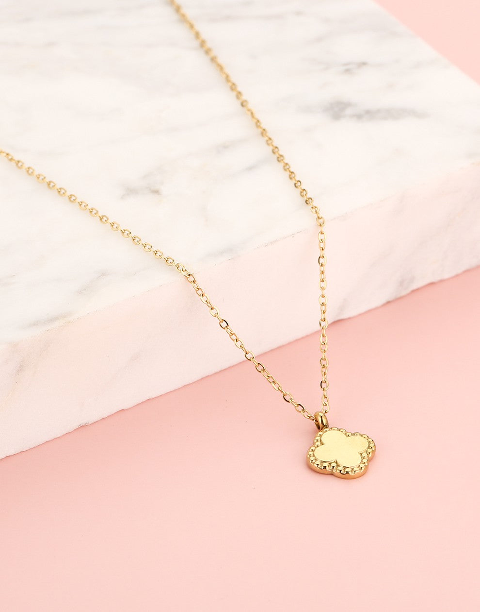 ketting met klaver goudkleurig