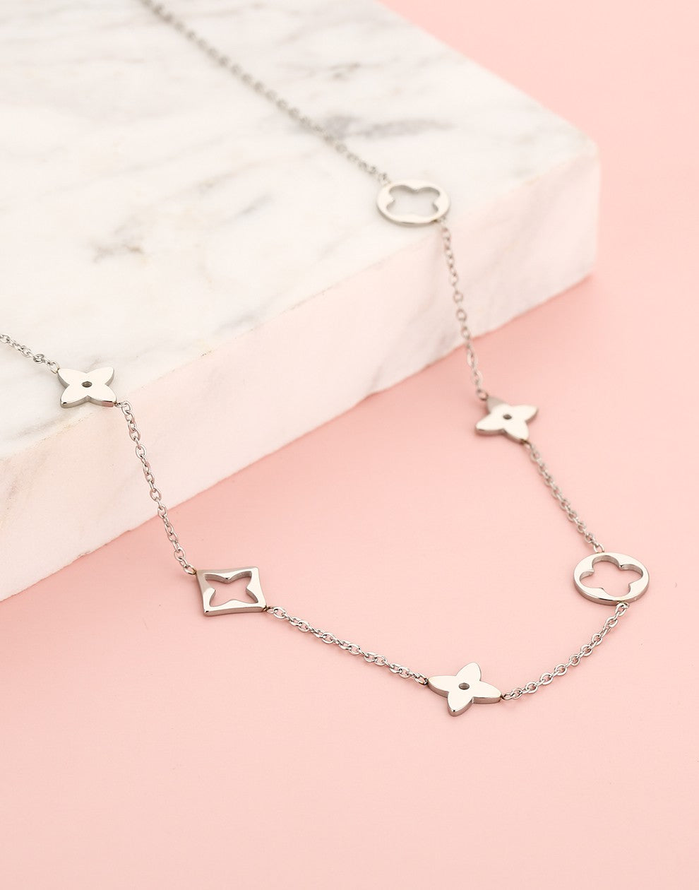 ketting symbolen zilverkleurig
