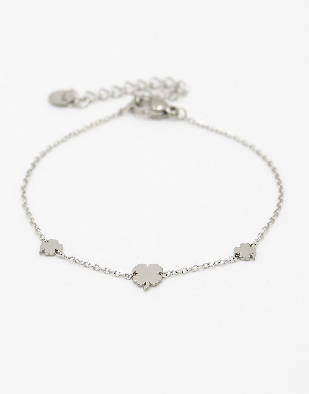 Silver-colored clover bracelet