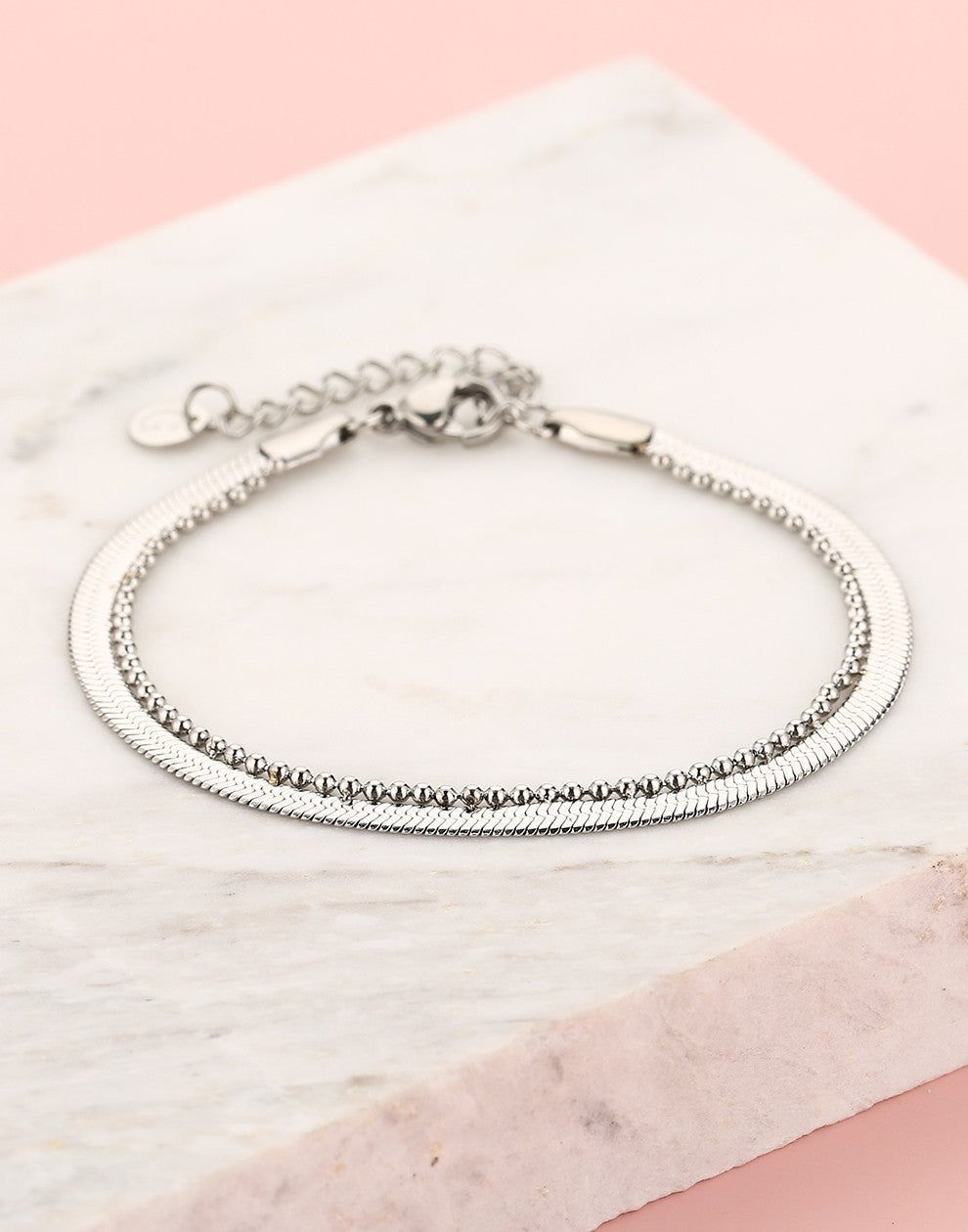 Armband dubbel snake en bolletjes zilverkleurig