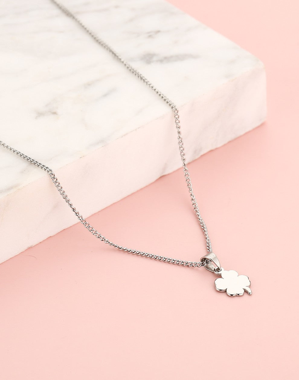Lange ketting klaver zilverkleurig 45cm