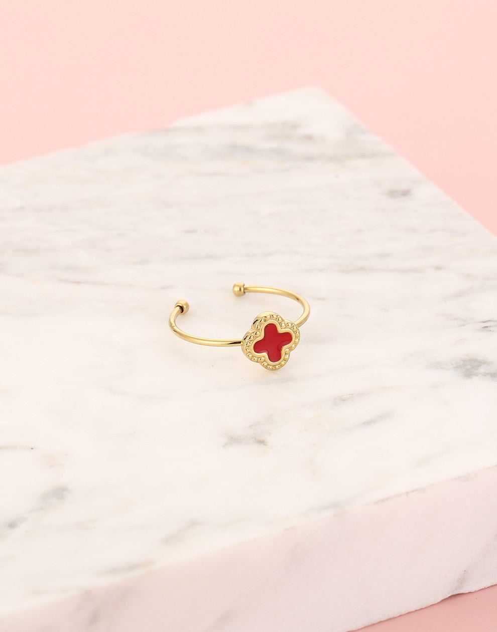 Ring klaver rood goudkleurig