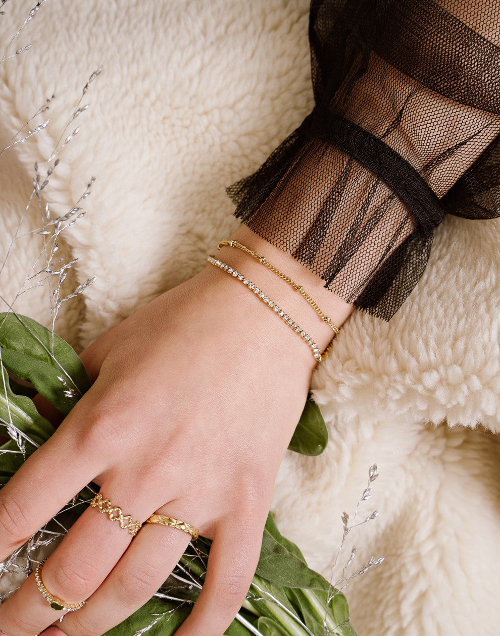 Armband tennis met bolletetjes chain goudkleurig