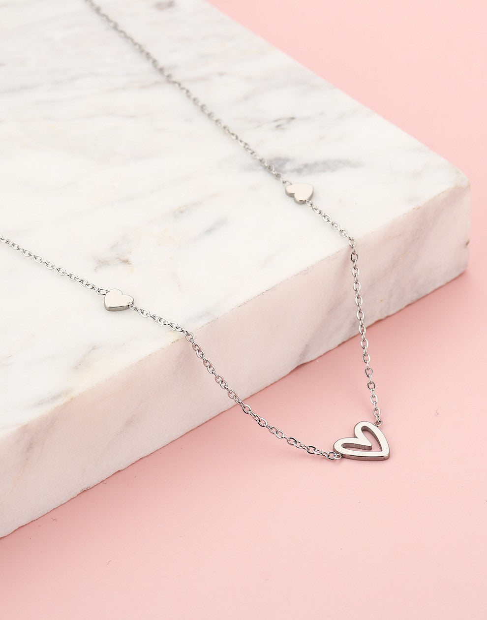 Ketting speels hartje zilverkleurig
