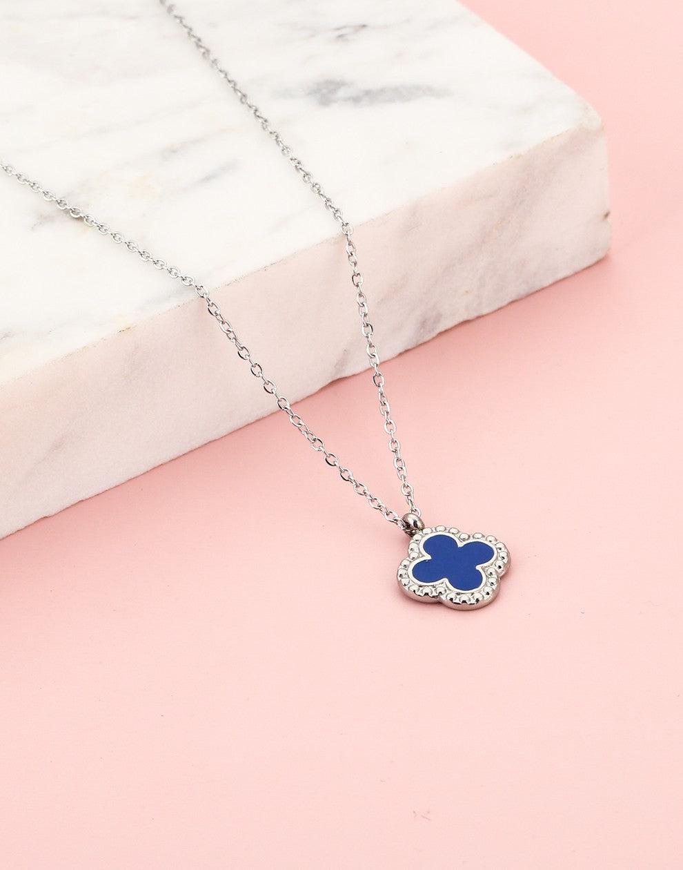 Lange ketting klaver blauw zilverkleurig