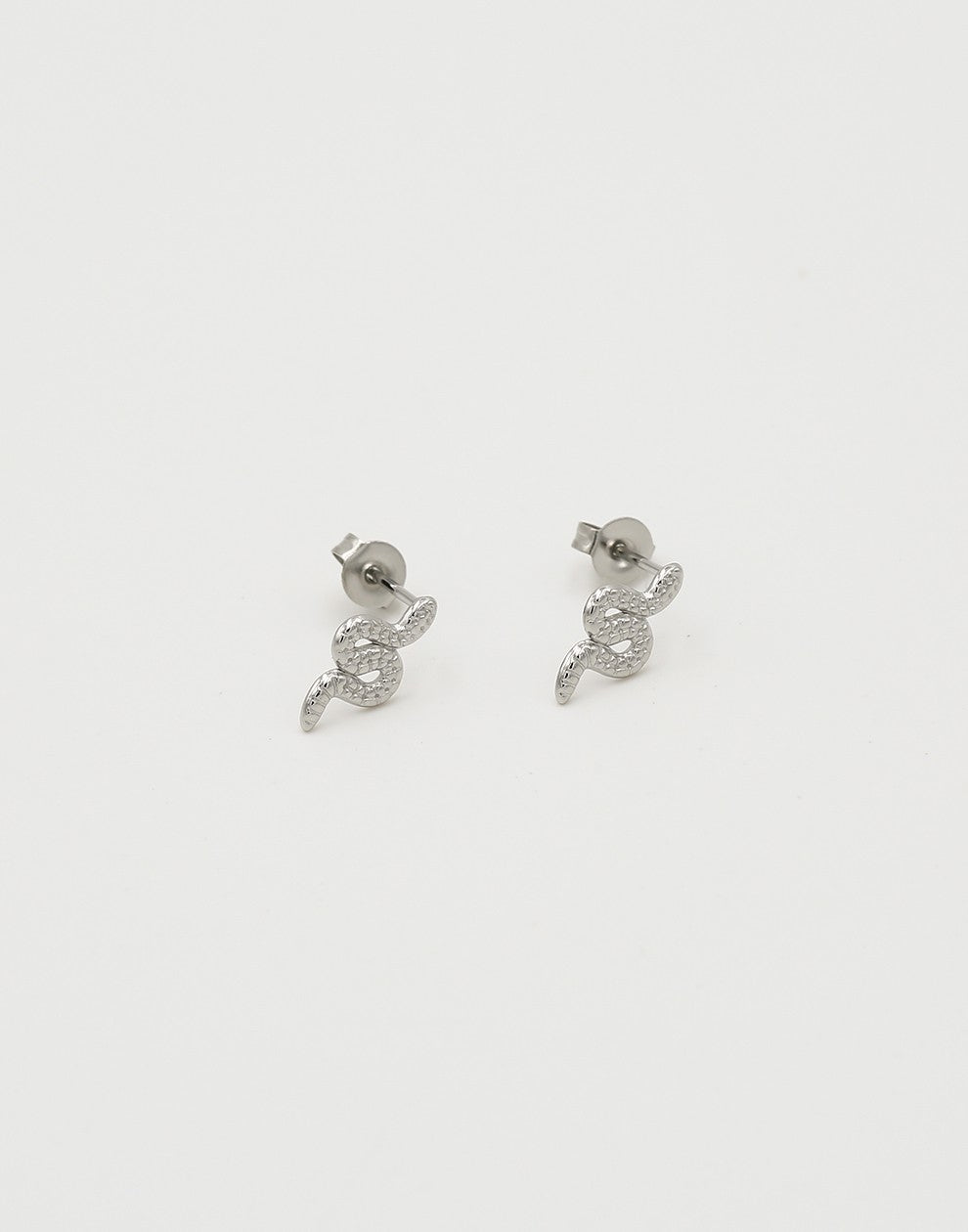 Studs snake silver colored