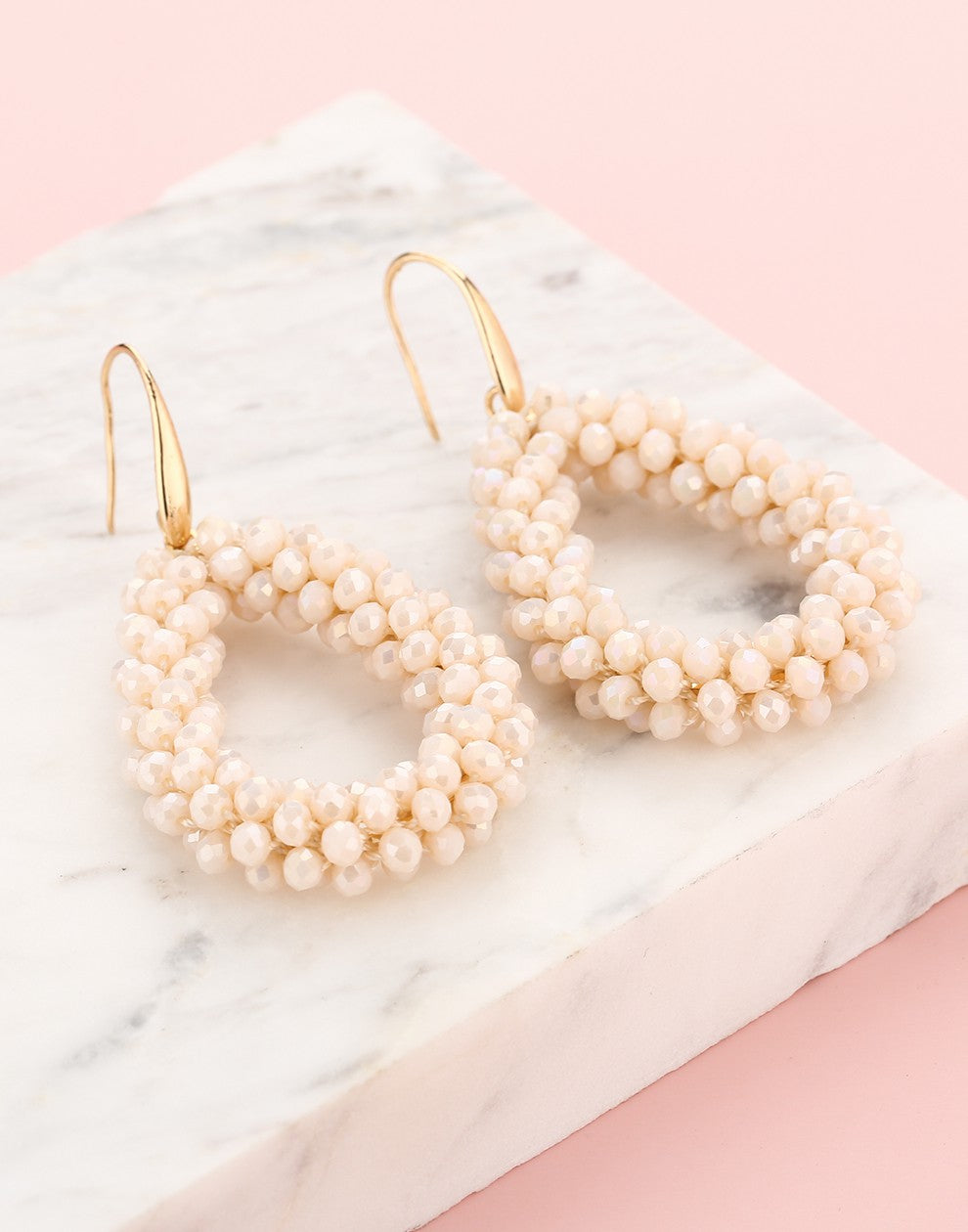 Druppel oorbellen beige