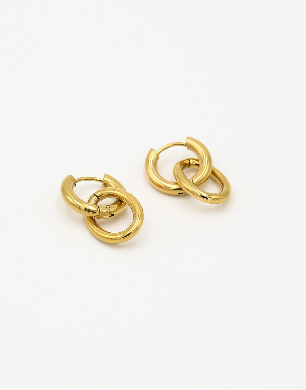 Chunky earrings with oval pendant gold-colored