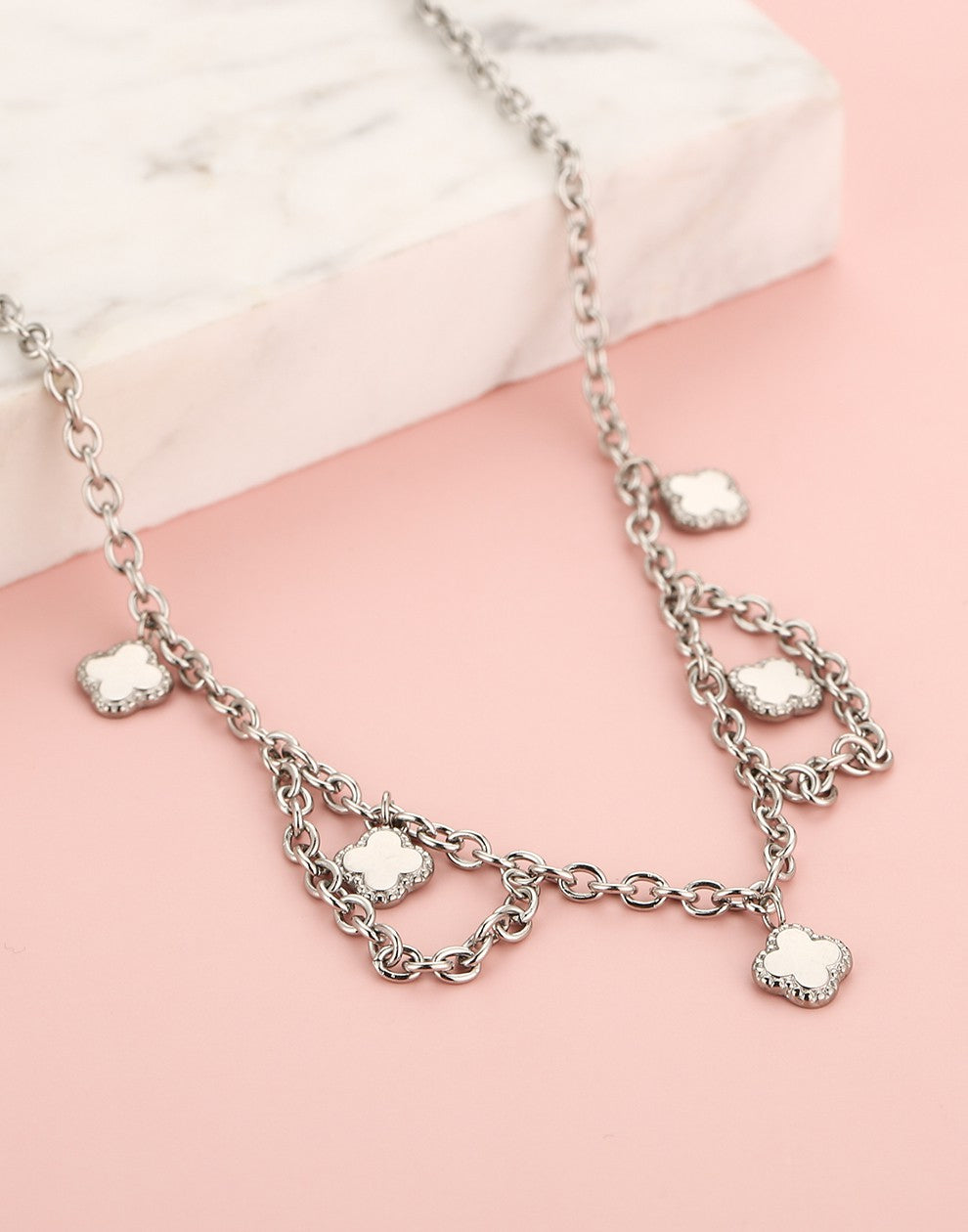 Schakelketting klavers wit zilverkleurig