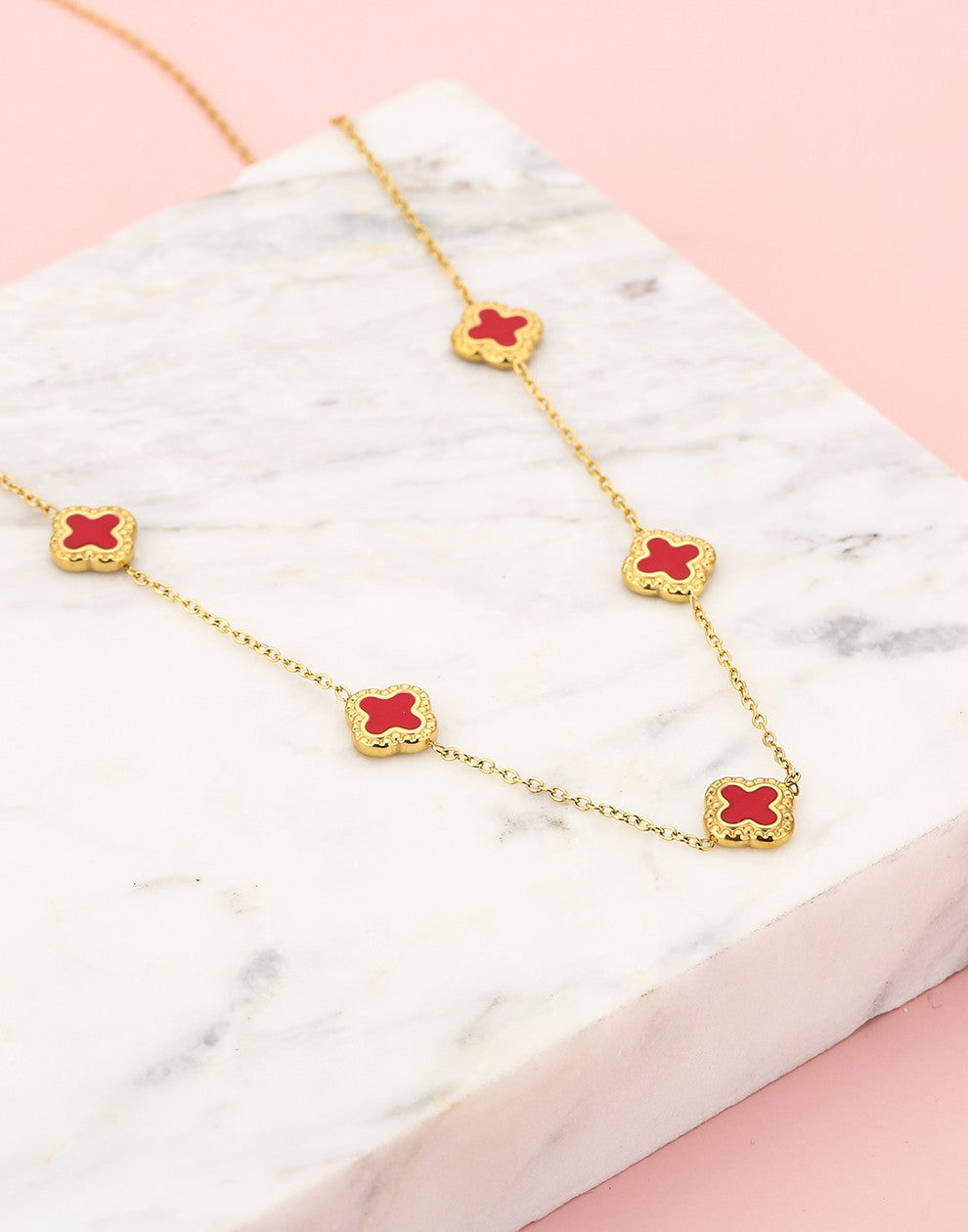 Ketting klavers rood goudkleurig