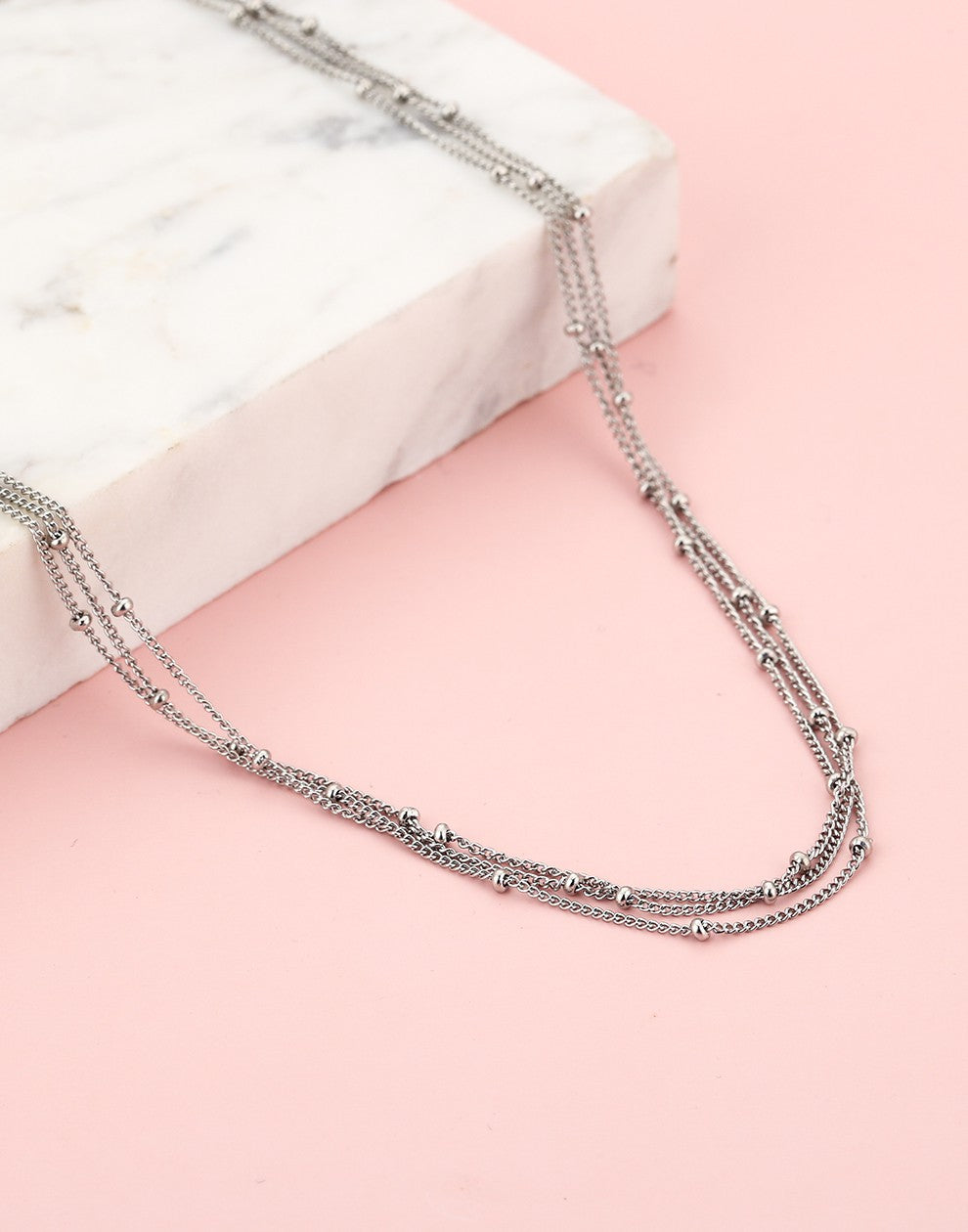 ketting zilverkleurig bolletjes drielaags