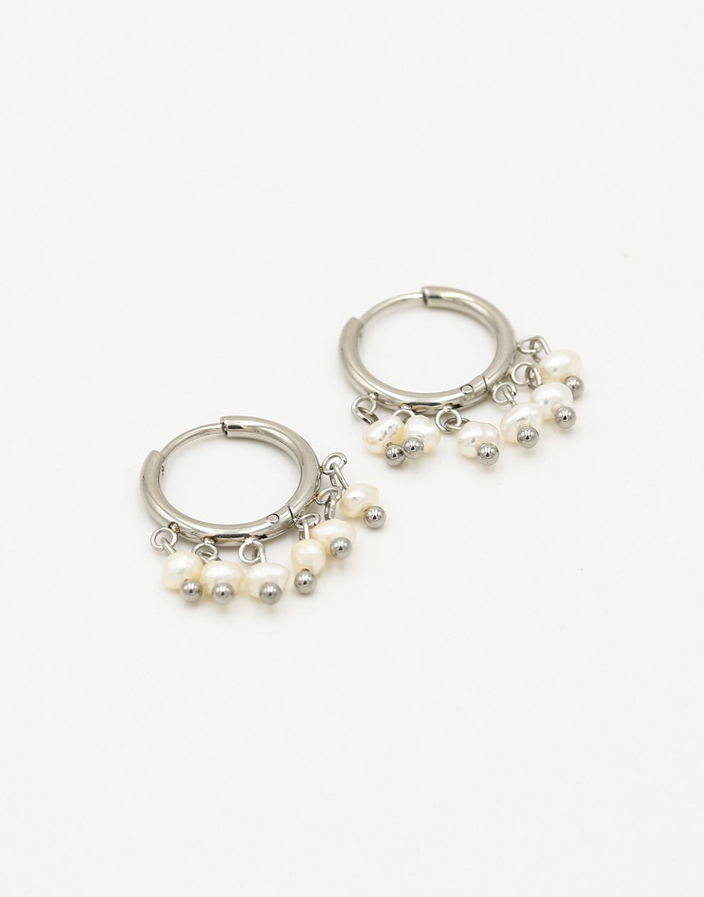 creolen met hangende parels zilverkleurig